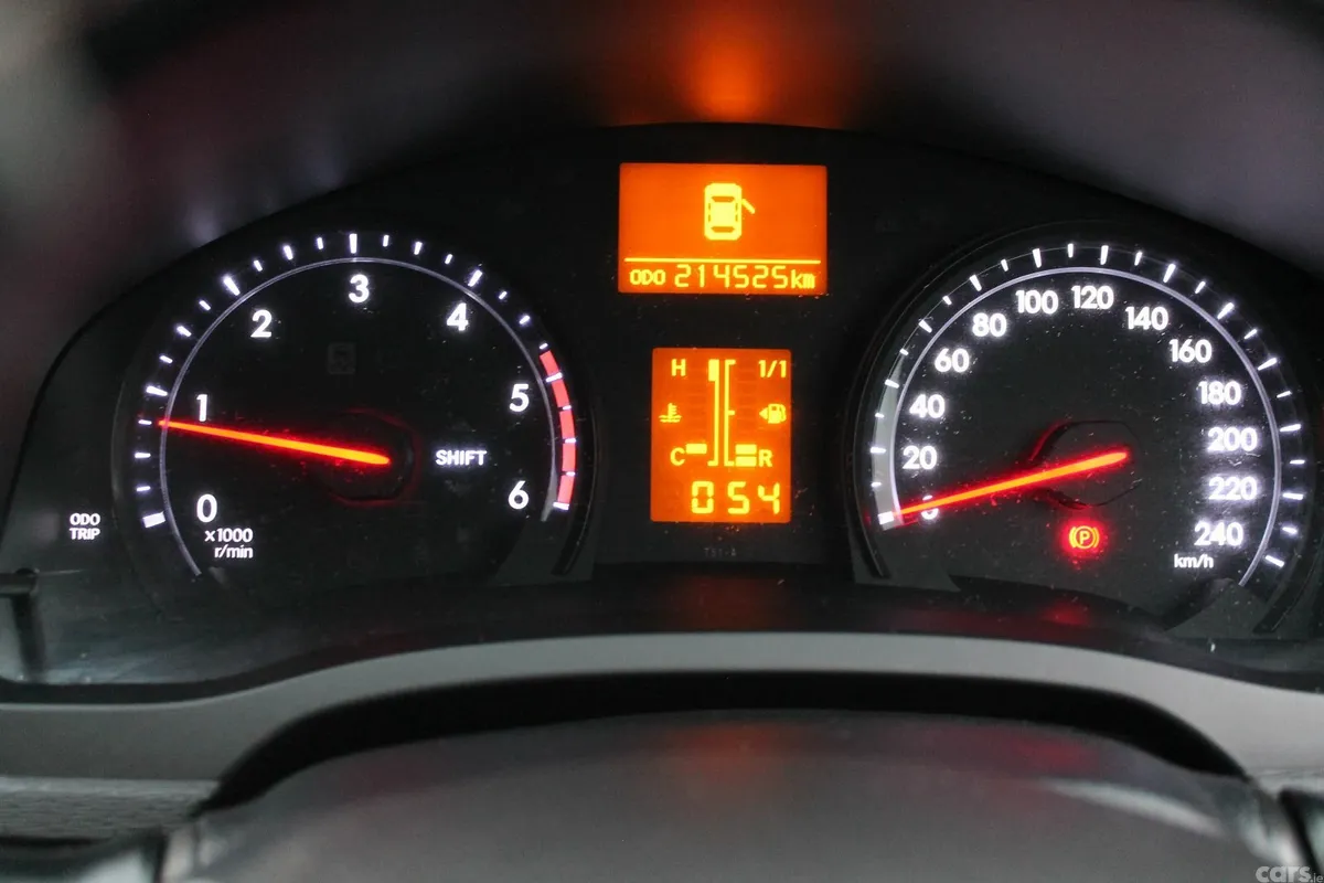 Toyota Avensis Saloon, Diesel, 2014, Grey