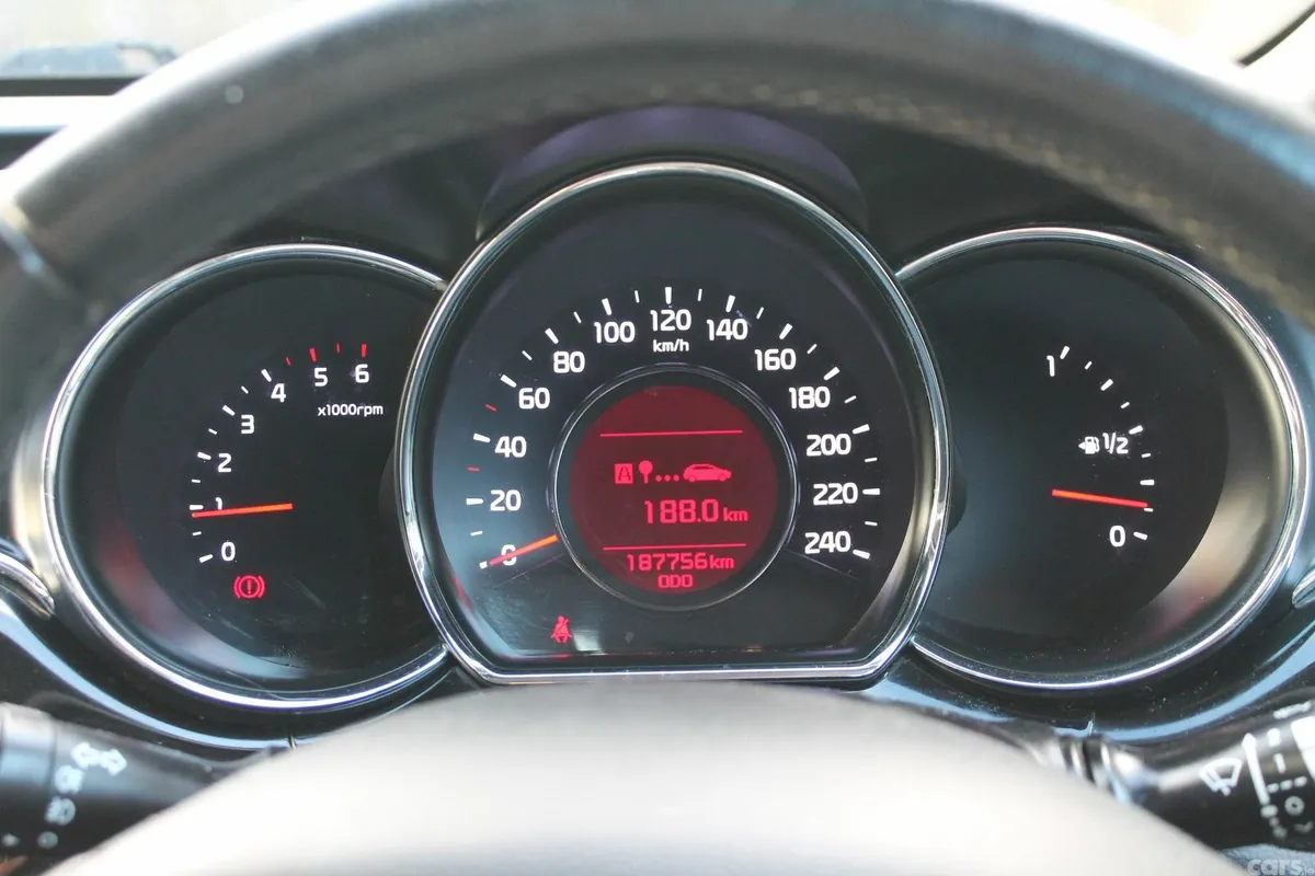 Kia Ceed Hatchback, Diesel, 2015, Red