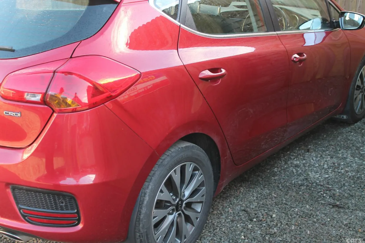 Kia Ceed Hatchback, Diesel, 2015, Red