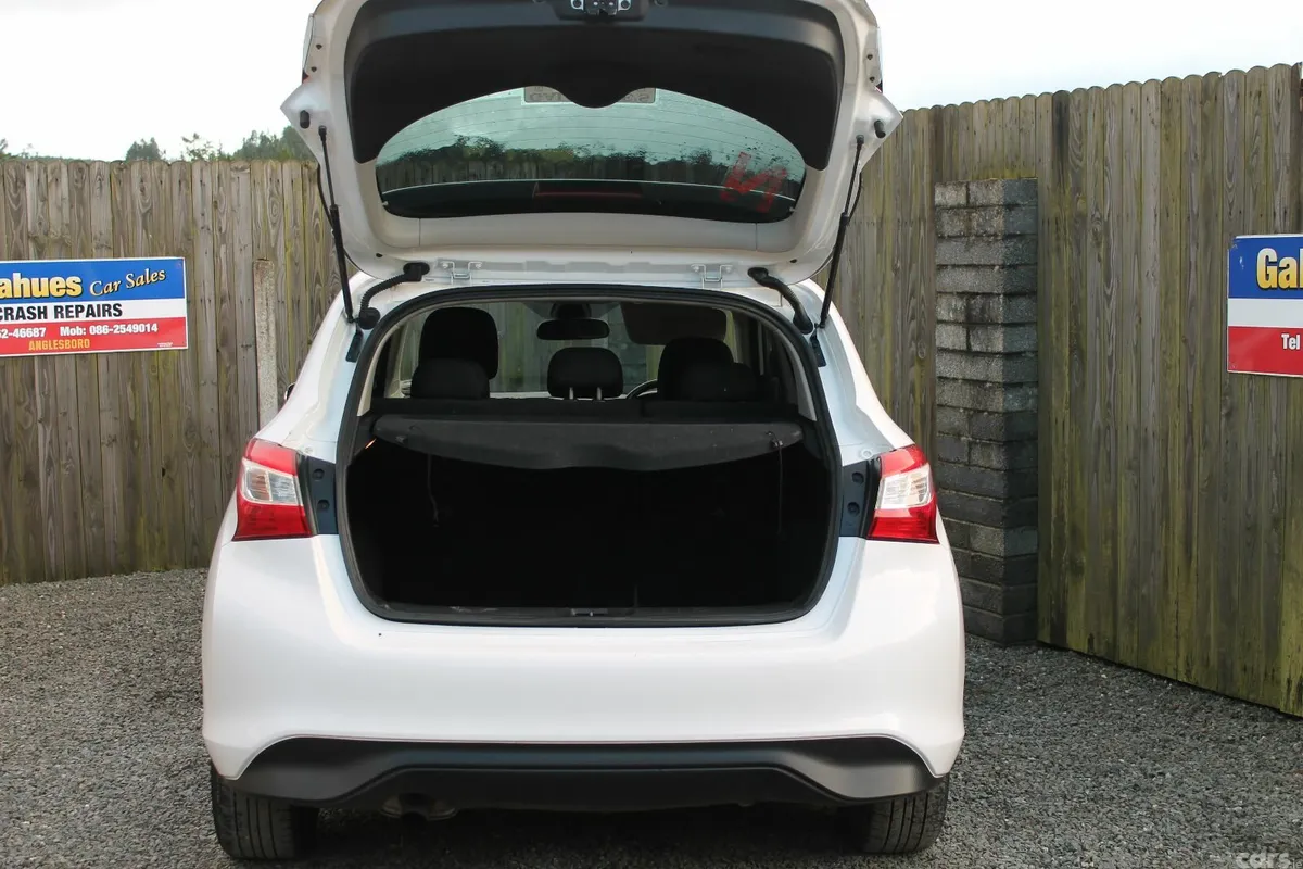 Nissan Pulsar Hatchback, Diesel, 2017, White