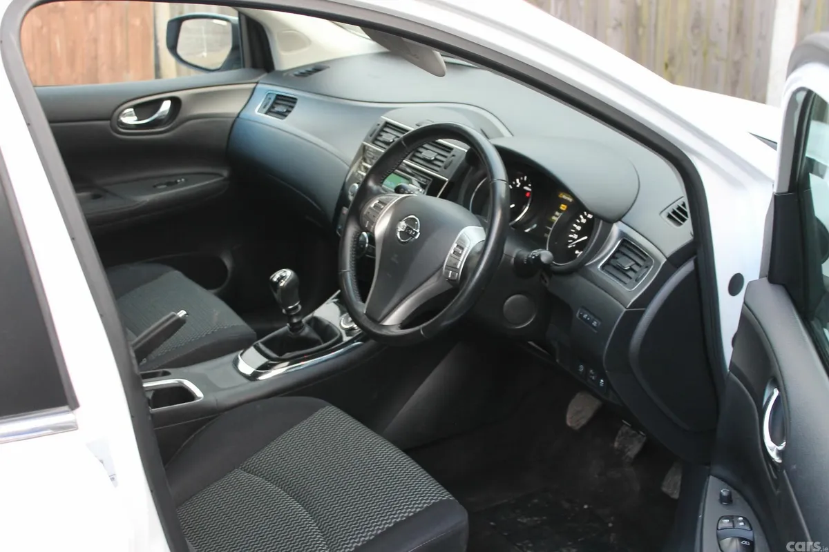 Nissan Pulsar Hatchback, Diesel, 2017, White