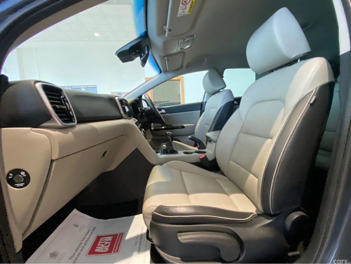 Kia Sportage SUV, Diesel Hybrid, 2021, Grey