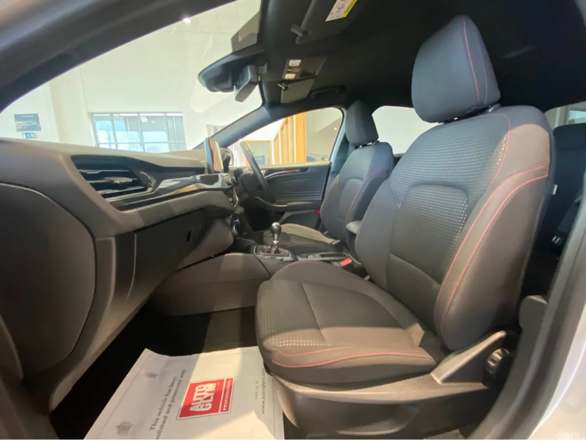 Ford Focus Hatchback, Diesel, 2021, Grey