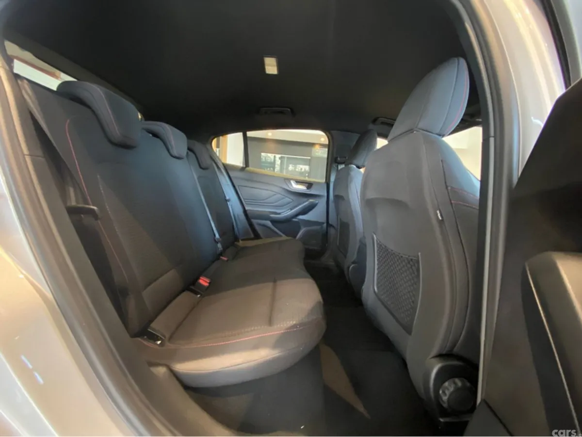 Ford Focus Hatchback, Diesel, 2021, Grey