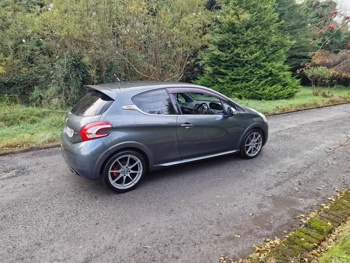 Peugeot 208 Hatchback, Petrol, 2013, Grey