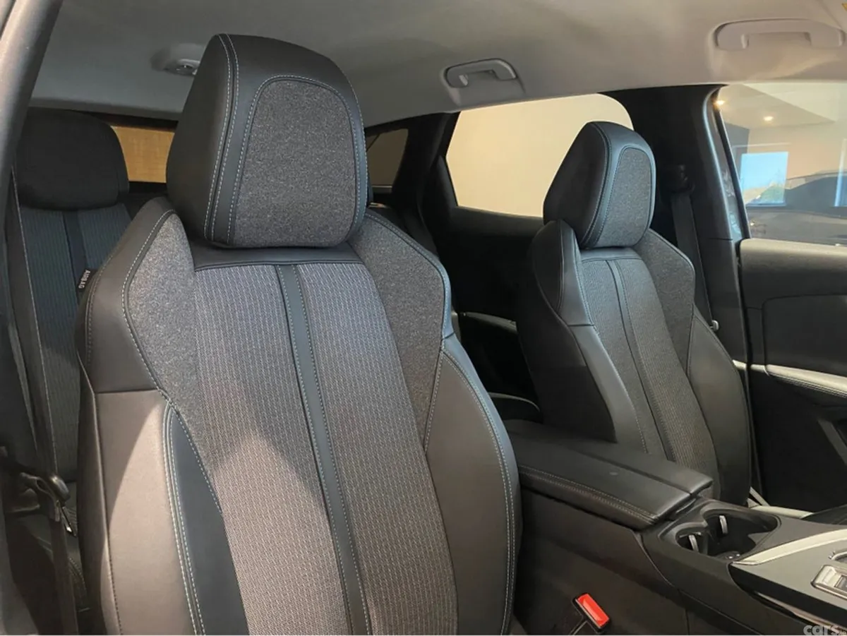 Peugeot 3008 MPV, Diesel, 2021, Grey