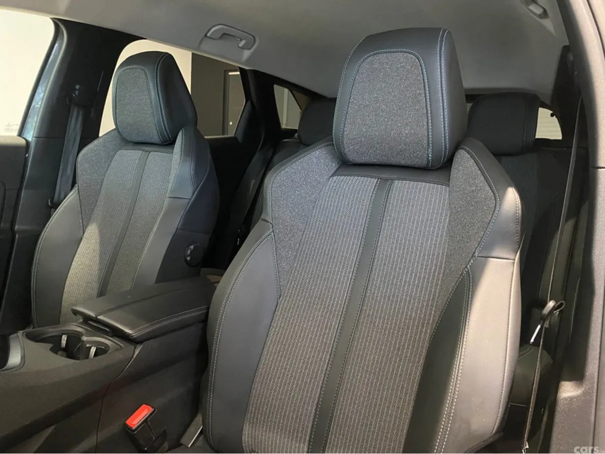 Peugeot 3008 MPV, Diesel, 2021, Grey