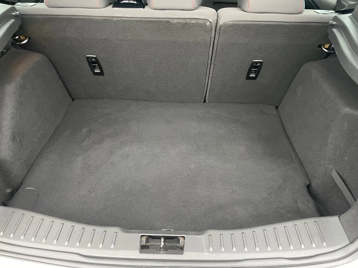 Ford Focus Hatchback, Petrol, 2018, Silver