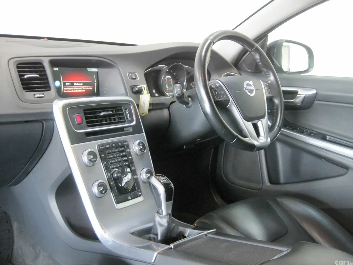 Volvo S60 Saloon, Diesel, 2017, Blue