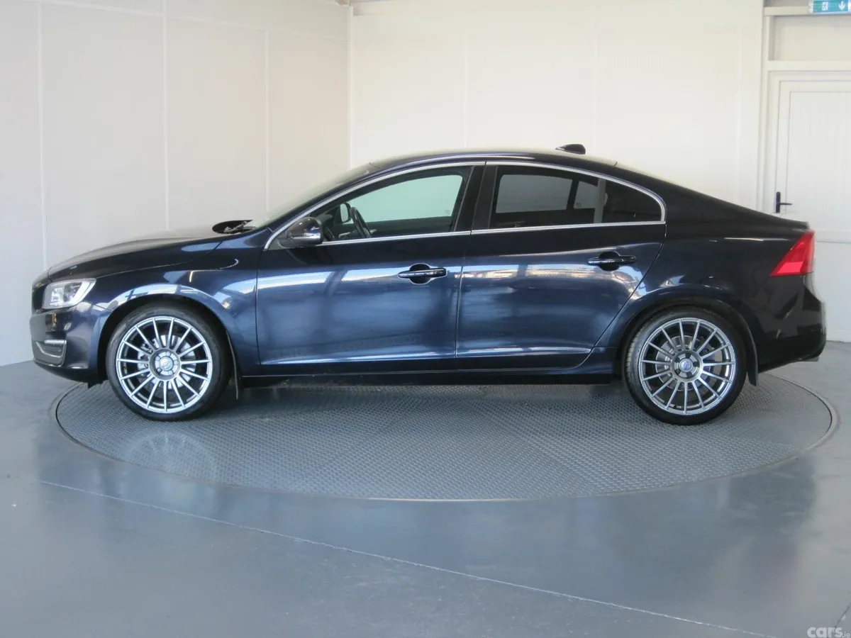 Volvo S60 Saloon, Diesel, 2017, Blue
