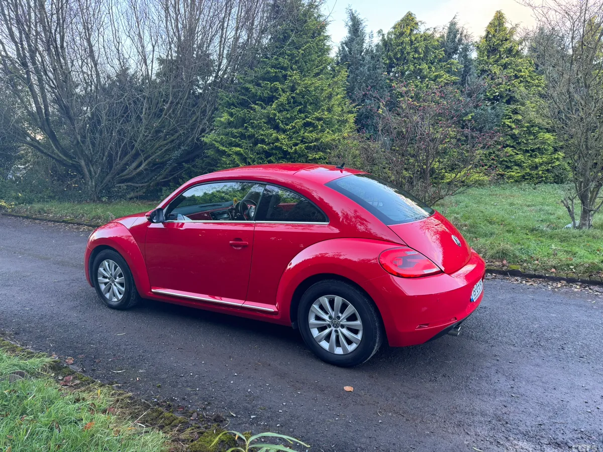 Volkswagen Beetle Hatchback, Petrol, 2015, Red