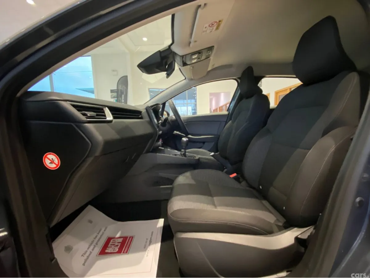 Renault Clio Hatchback, Petrol, 2022, Grey