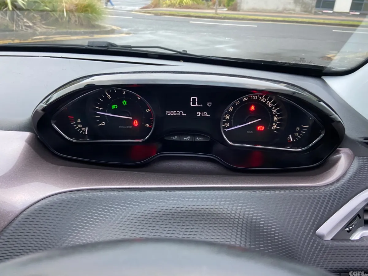 Peugeot 2008 SUV, Diesel, 2015, Grey