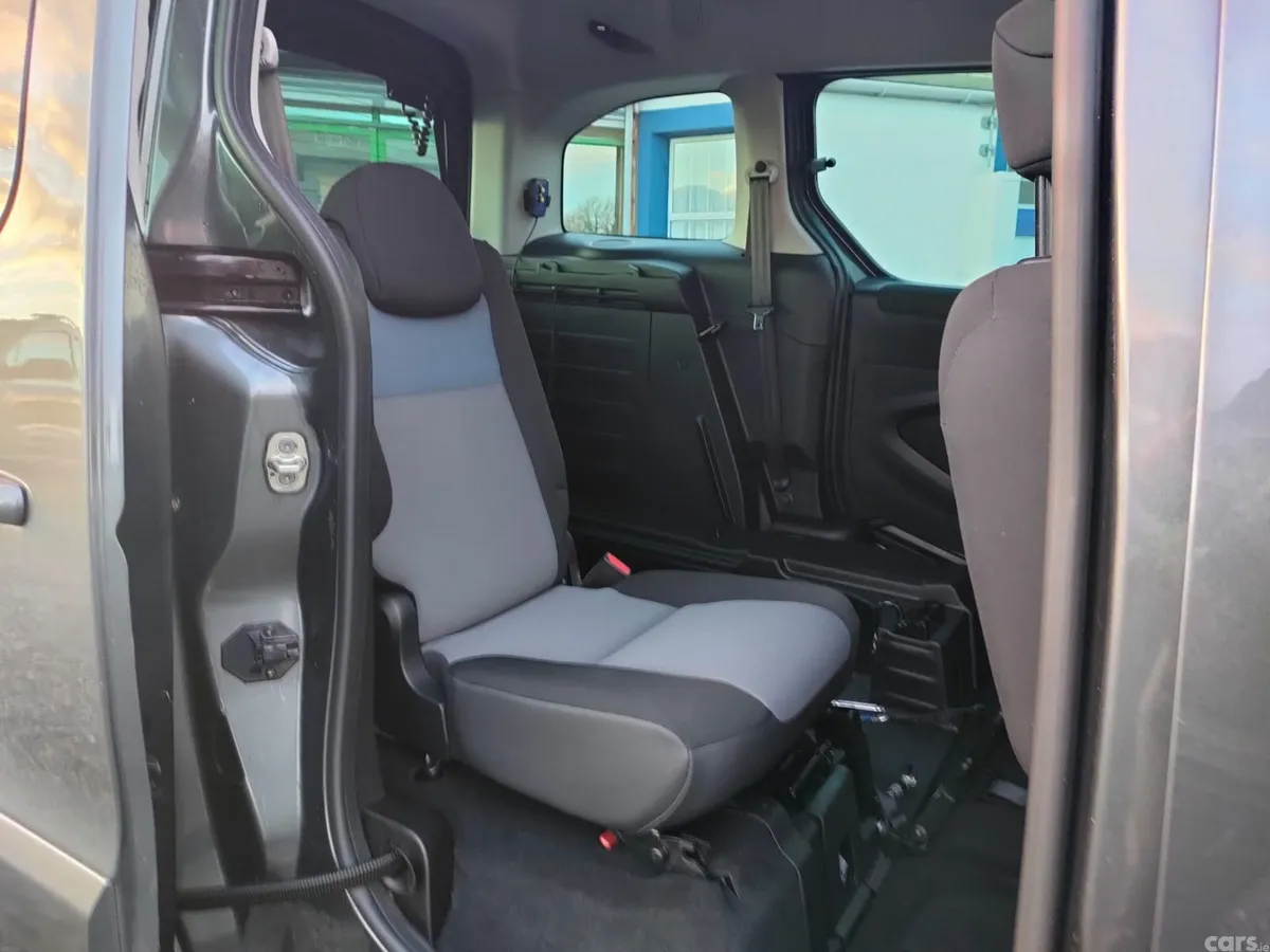 Peugeot Partner MPV, Diesel, 2017, Grey