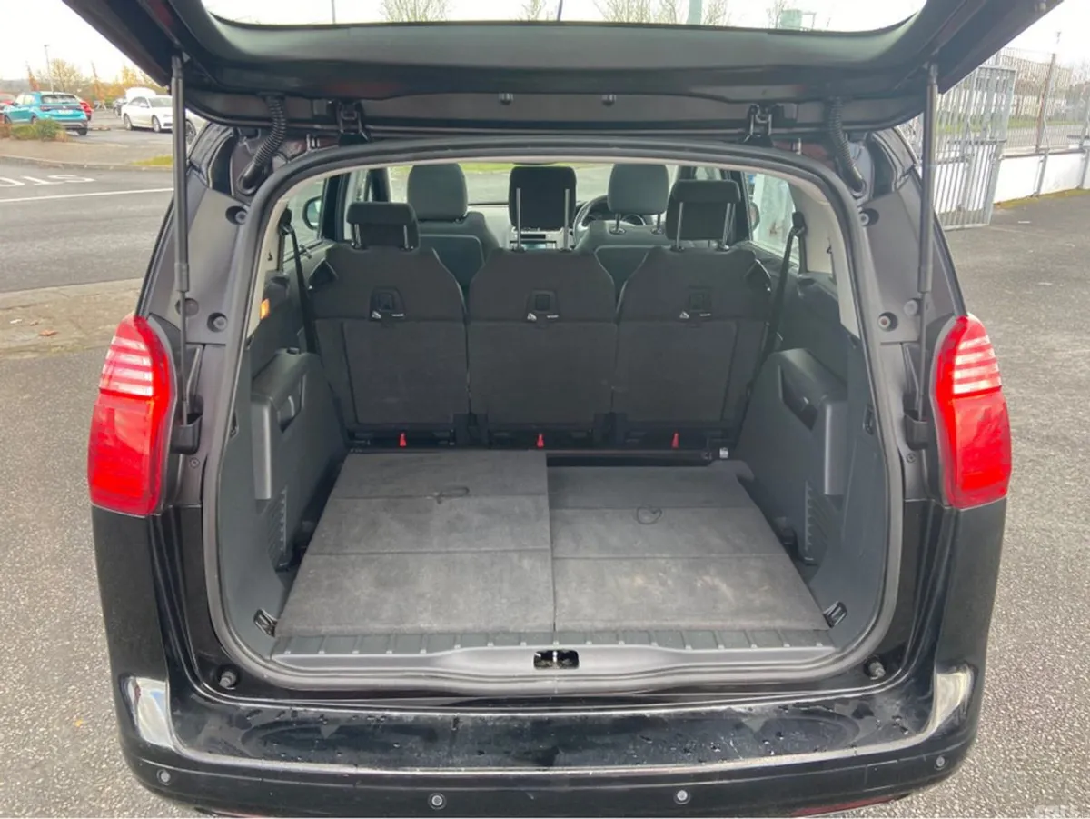 Peugeot 5008 MPV, Diesel, 2016, Black