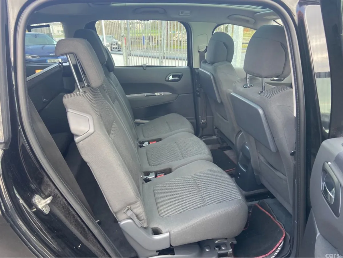Peugeot 5008 MPV, Diesel, 2016, Black