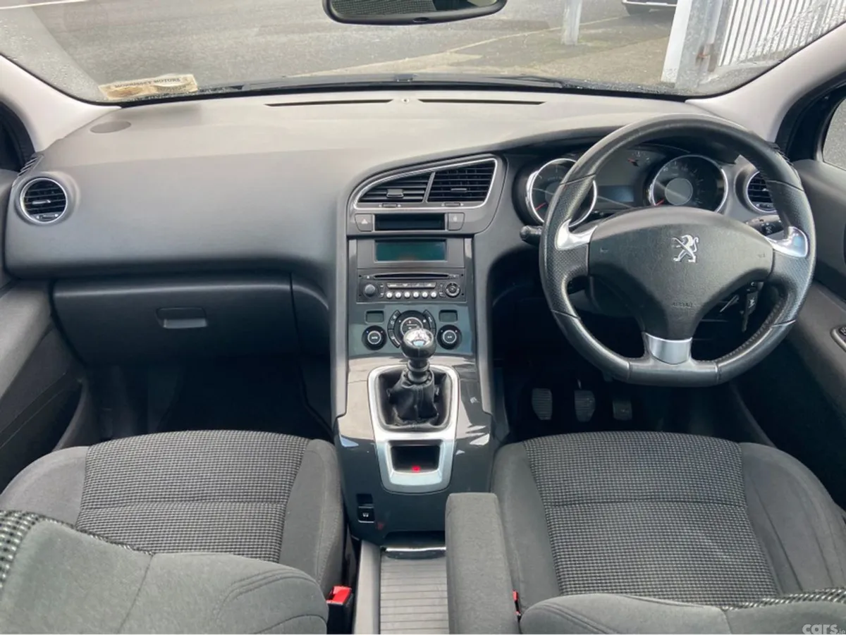 Peugeot 5008 MPV, Diesel, 2016, Black