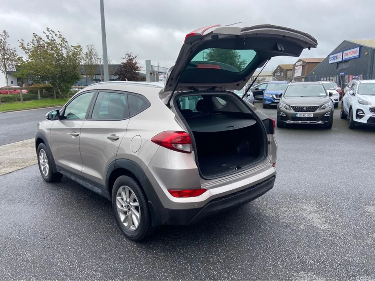 Hyundai Tucson MPV, Diesel, 2016, White
