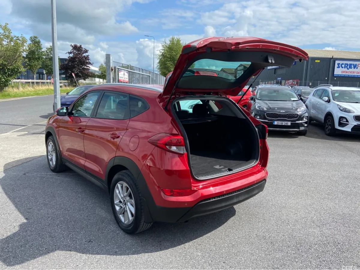 Hyundai Tucson Estate, Diesel, 2018, Red