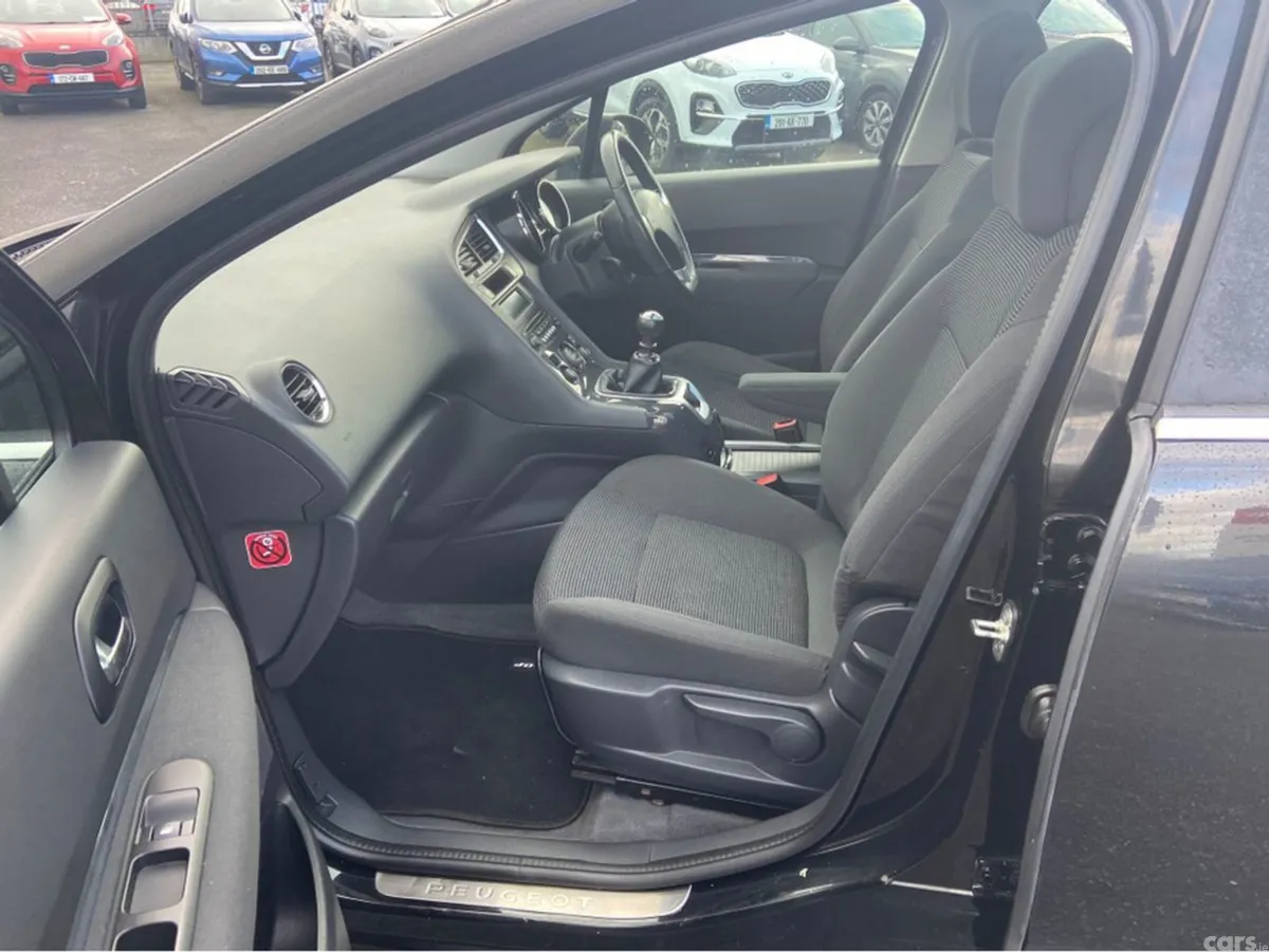 Peugeot 5008 MPV, Diesel, 2016, Black
