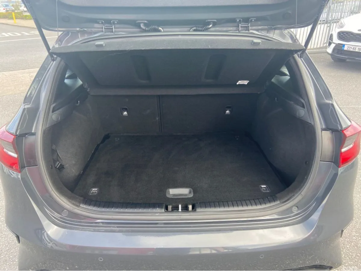 Kia Ceed Hatchback, Petrol, 2020, Grey