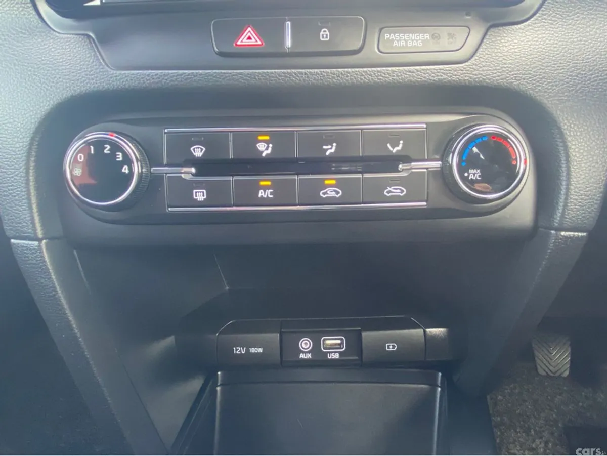 Kia Ceed Hatchback, Petrol, 2020, Grey