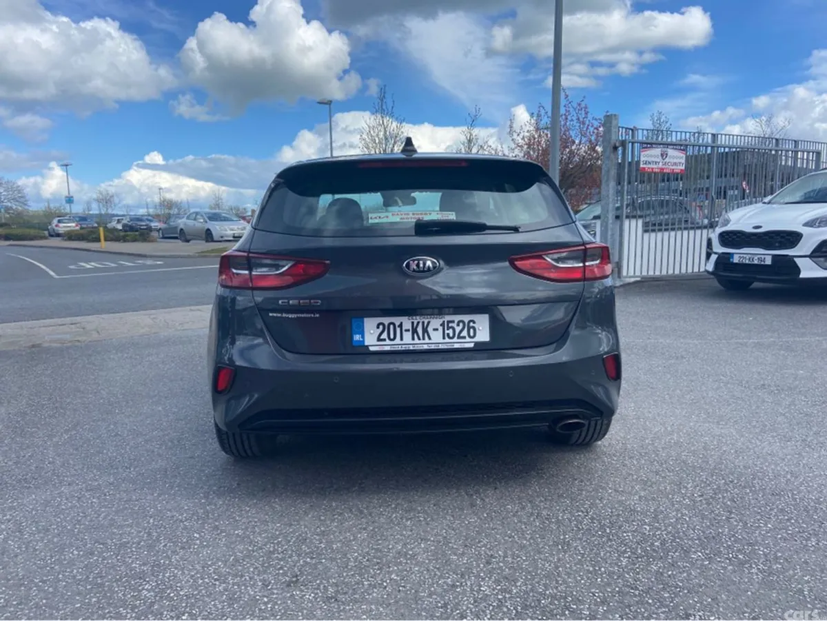 Kia Ceed Hatchback, Petrol, 2020, Grey