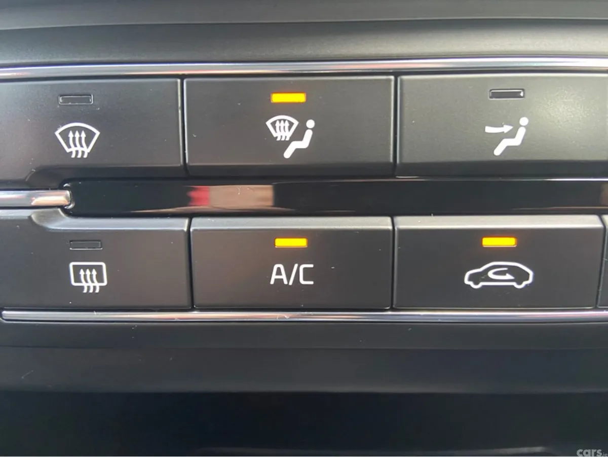 Kia Ceed Hatchback, Petrol, 2020, Grey