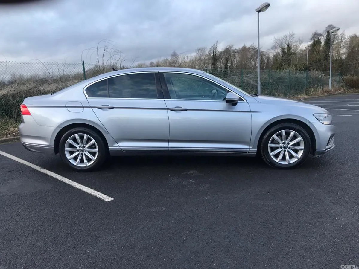 Volkswagen Passat Saloon, Diesel, 2021, Grey