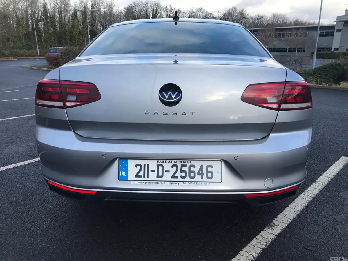 Volkswagen Passat Saloon, Diesel, 2021, Grey