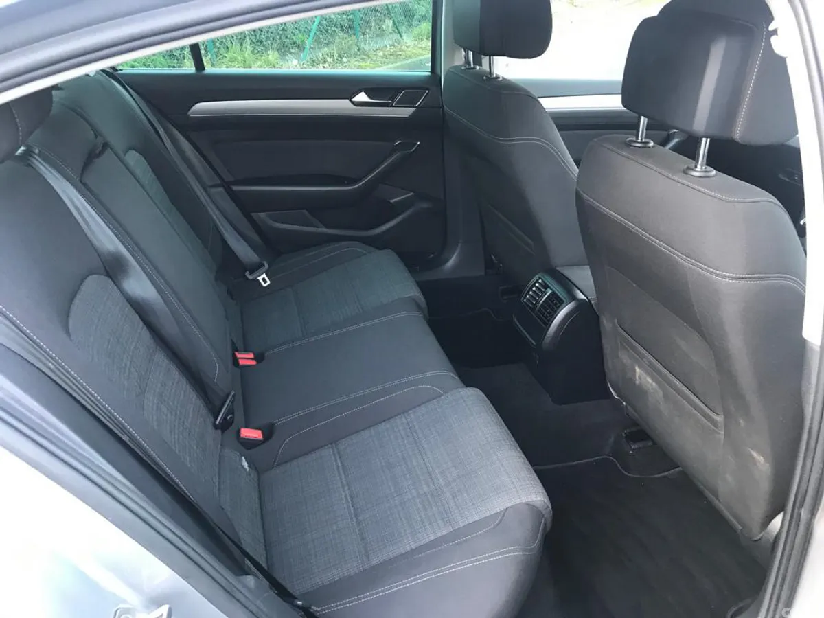 Volkswagen Passat Saloon, Diesel, 2021, Grey