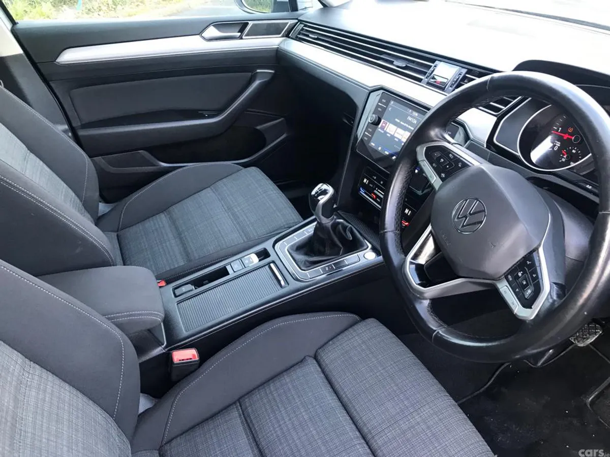Volkswagen Passat Saloon, Diesel, 2021, Grey