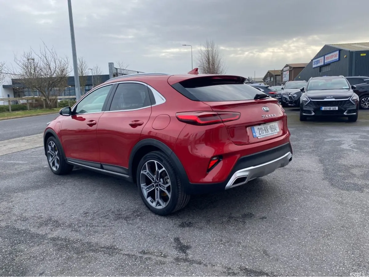 Kia XCeed Hatchback, Petrol Plug-in Hybrid, 2021, Red
