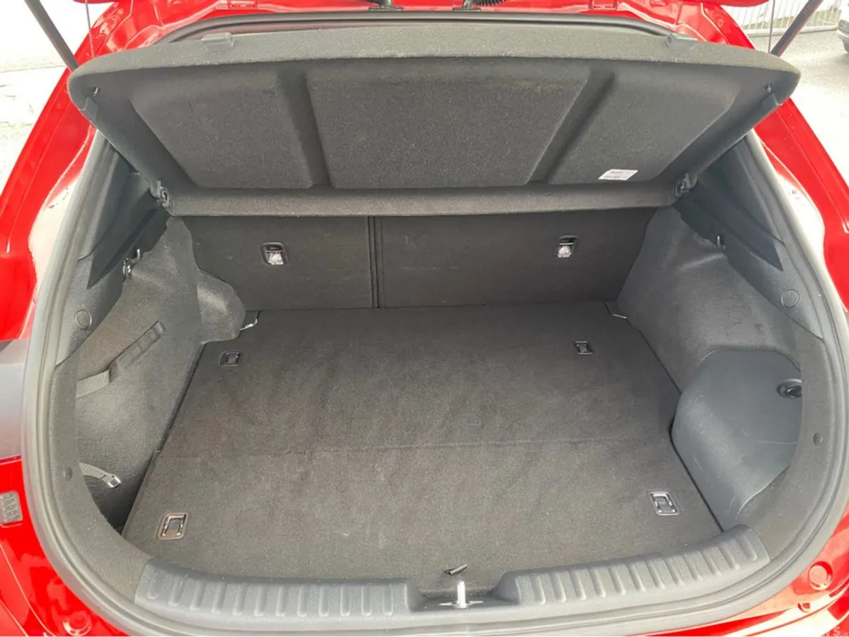 Kia XCeed Hatchback, Petrol Plug-in Hybrid, 2021, Red