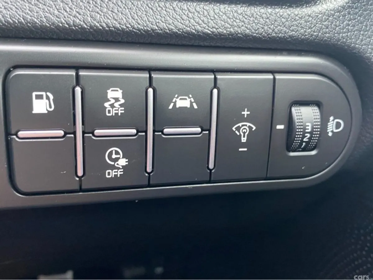 Kia XCeed Hatchback, Petrol Plug-in Hybrid, 2021, Red