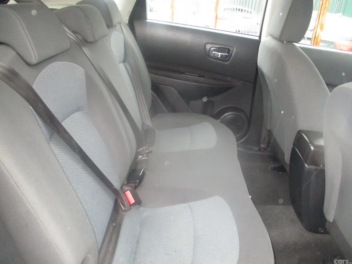 Nissan Qashqai Hatchback, Diesel, 2013, Black