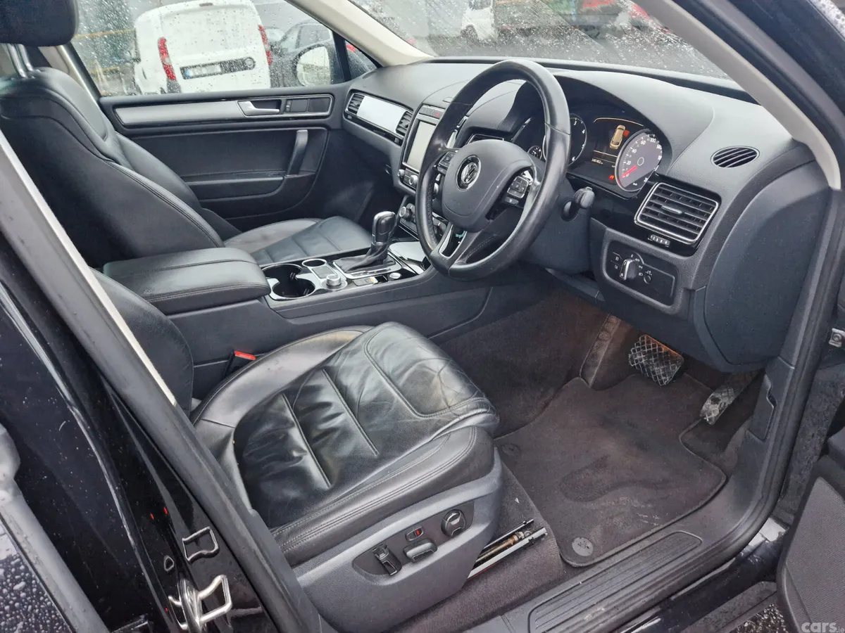 Volkswagen Touareg SUV, Diesel, 2016, Black