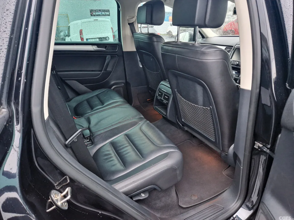Volkswagen Touareg SUV, Diesel, 2016, Black