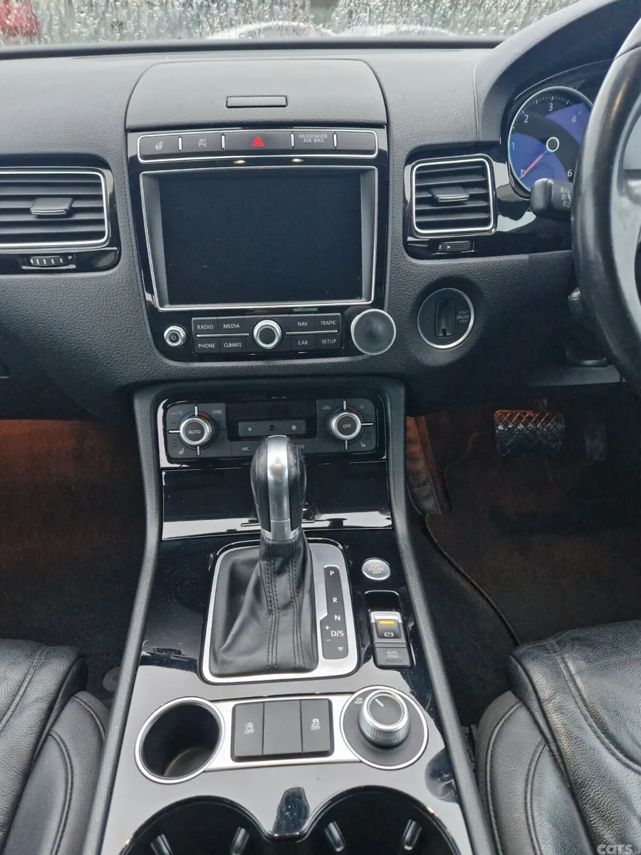 Volkswagen Touareg SUV, Diesel, 2016, Black