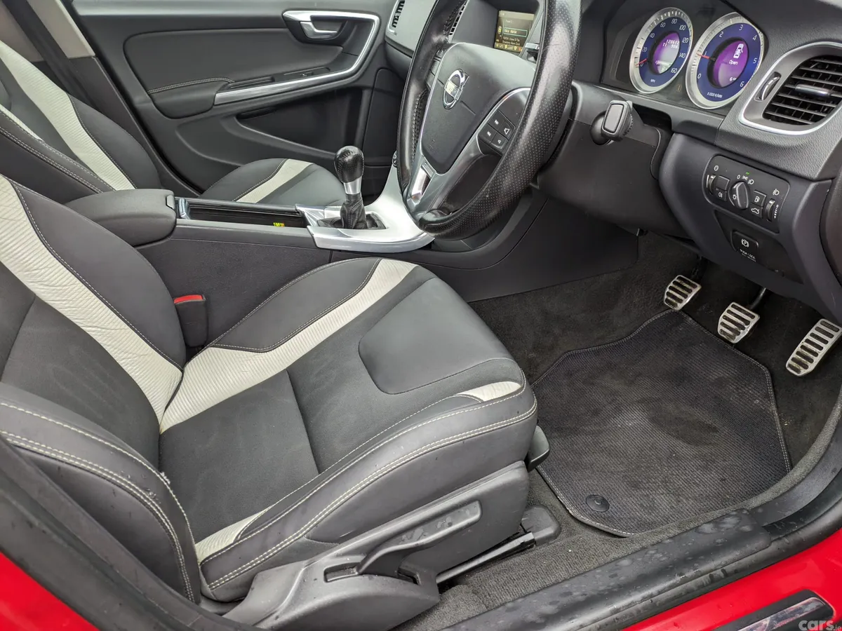 Volvo S60 Saloon, Diesel, 2012, Red
