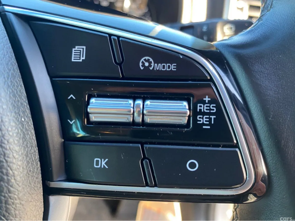 Kia Sportage MPV, Diesel Hybrid, 2021, White