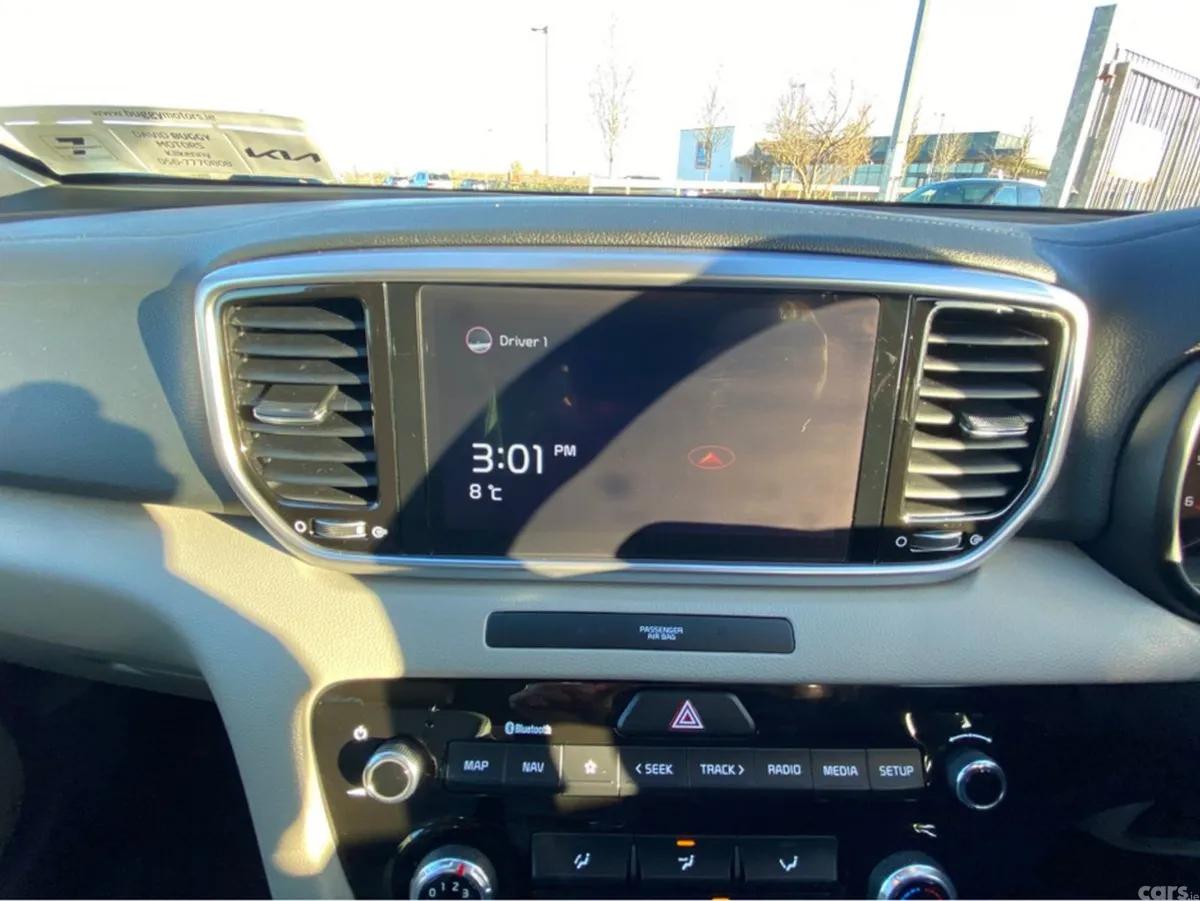 Kia Sportage MPV, Diesel Hybrid, 2021, White
