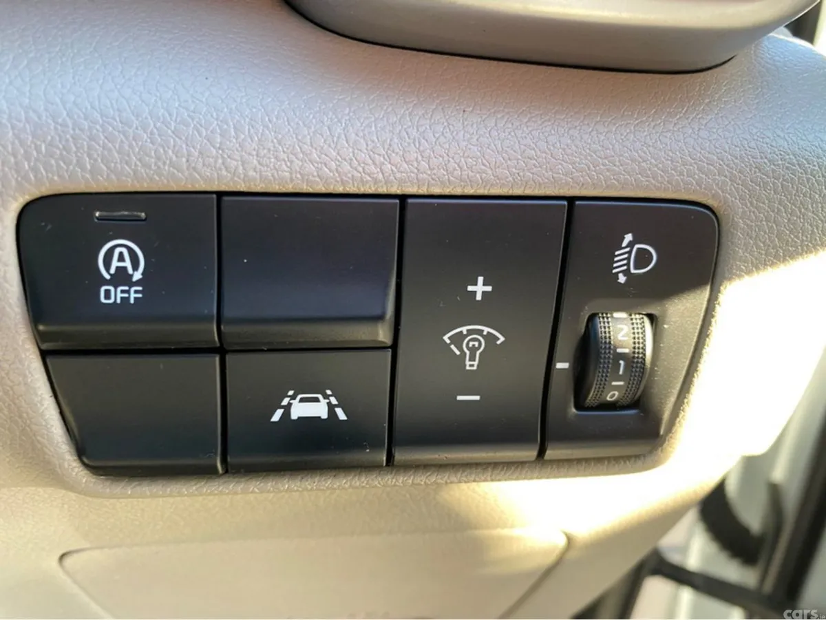 Kia Sportage MPV, Diesel Hybrid, 2021, White