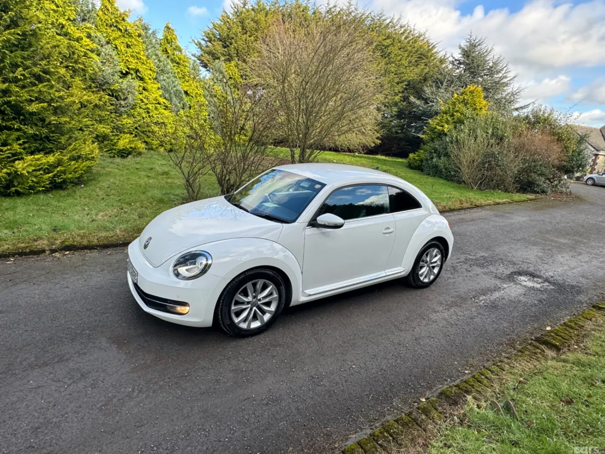 Volkswagen Beetle Hatchback, Petrol, 2014, White