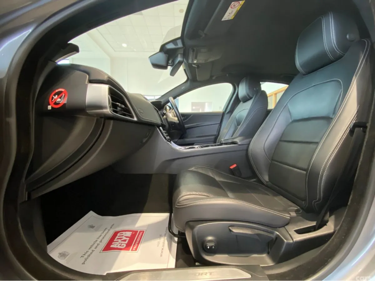 Jaguar XE Saloon, Diesel, 2017, Grey