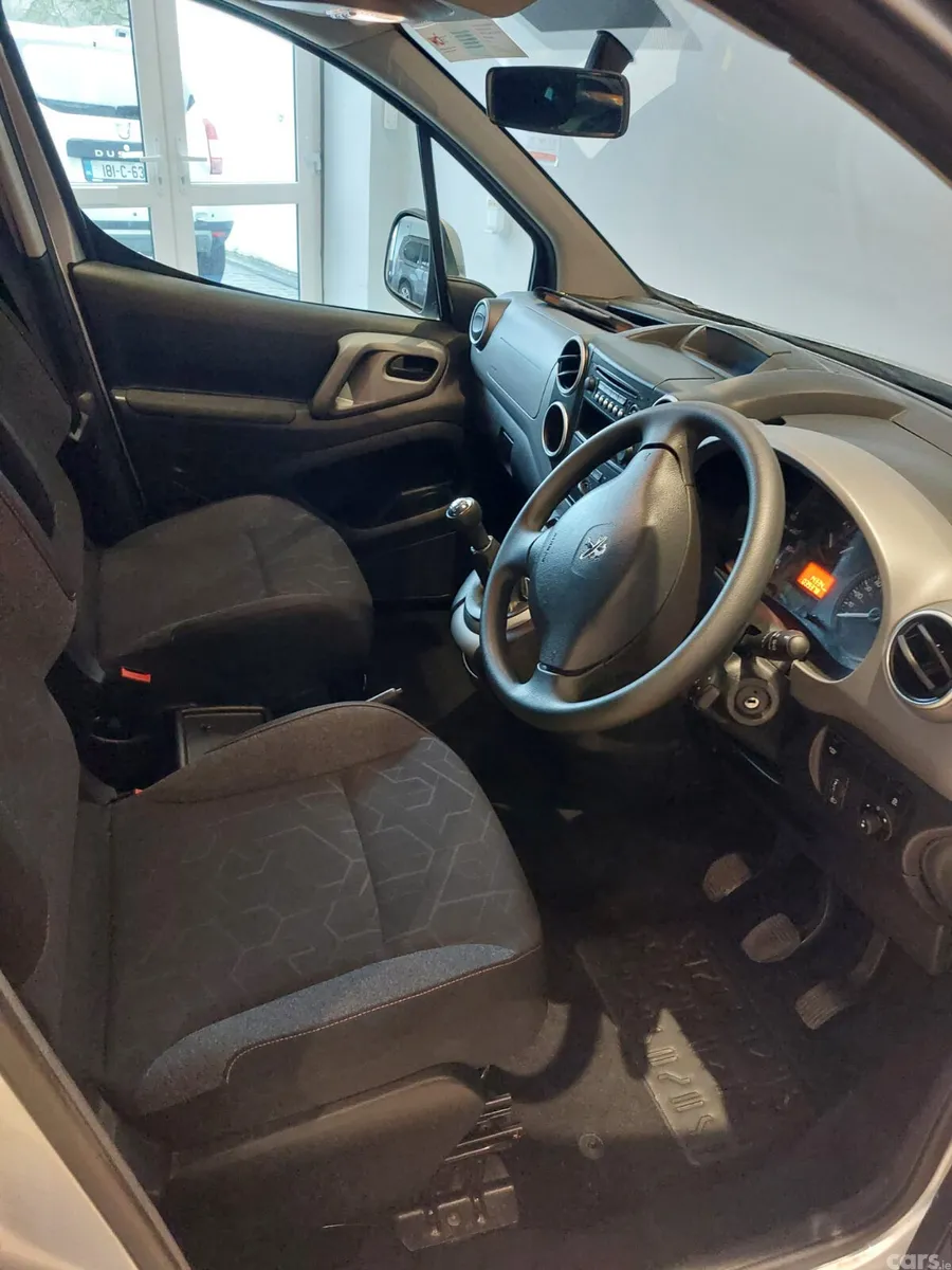 Peugeot Partner MPV, Diesel, 2017, Silver