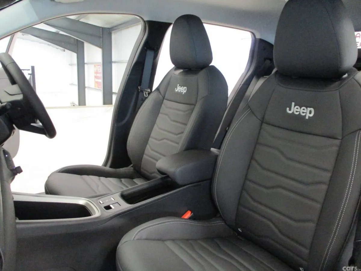 Jeep Avenger SUV, Electric, 2026, Grey