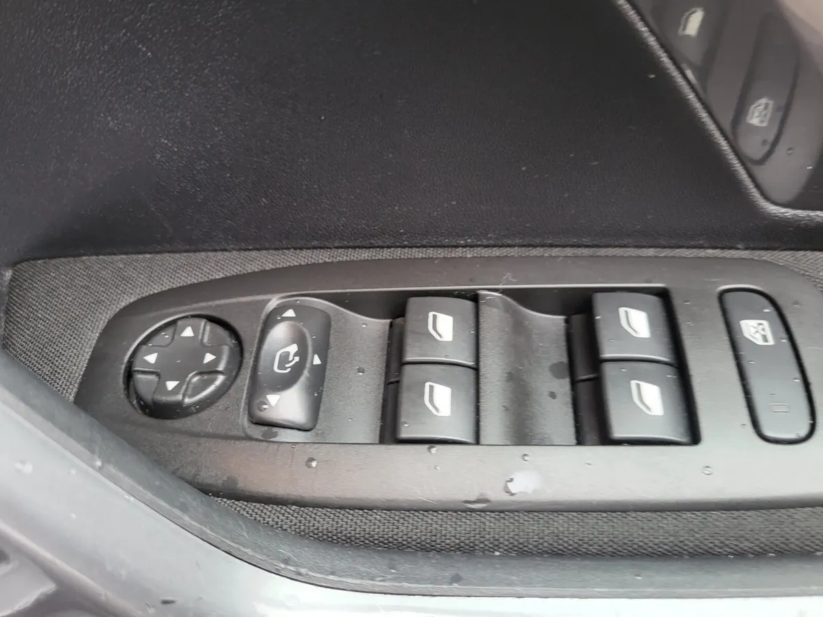 Peugeot 2008 Estate, Diesel, 2018, Grey