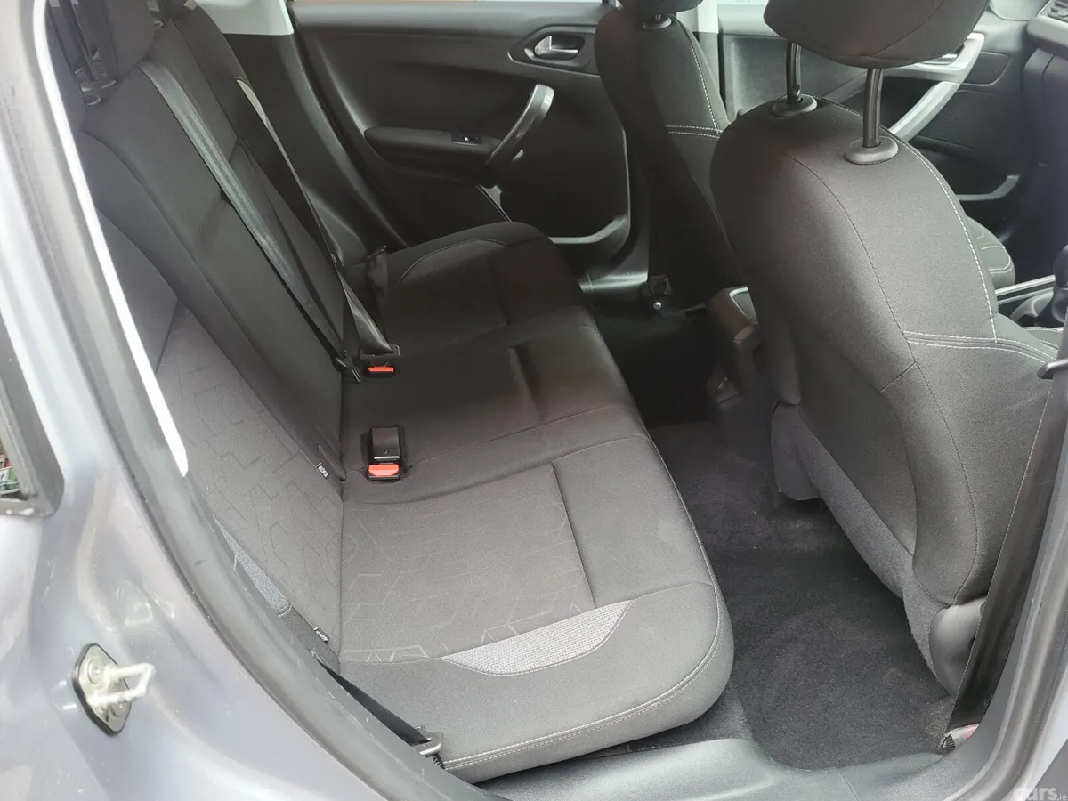 Peugeot 2008 Estate, Diesel, 2018, Grey