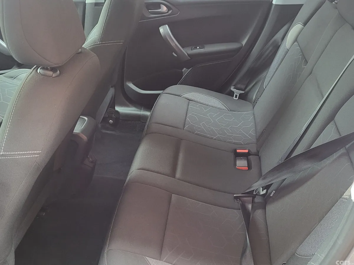Peugeot 2008 Estate, Diesel, 2018, Grey